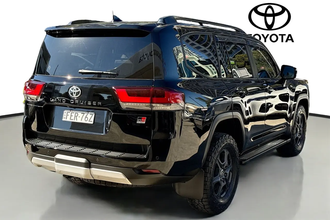 2023 Toyota Landcruiser Gallery Image 10