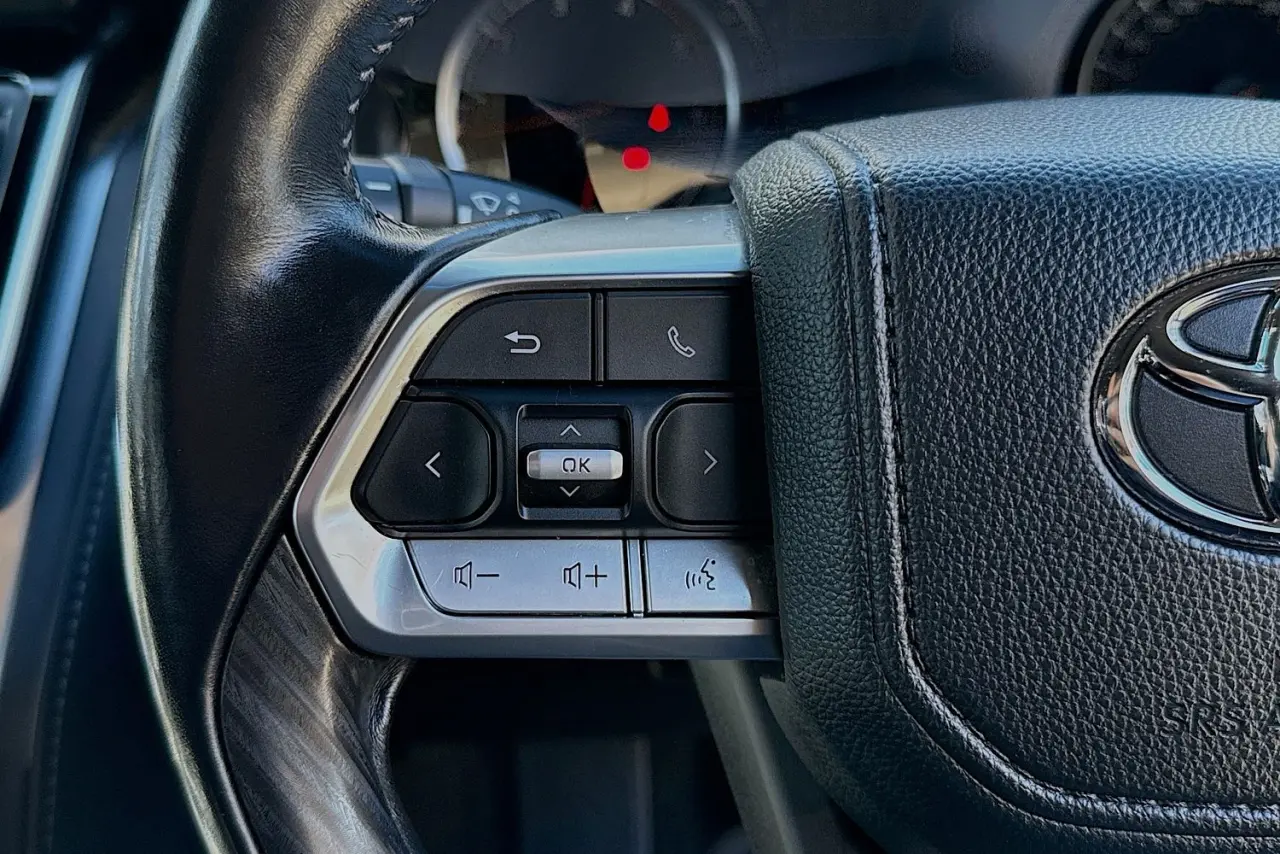 2023 Toyota Landcruiser Gallery Image 19