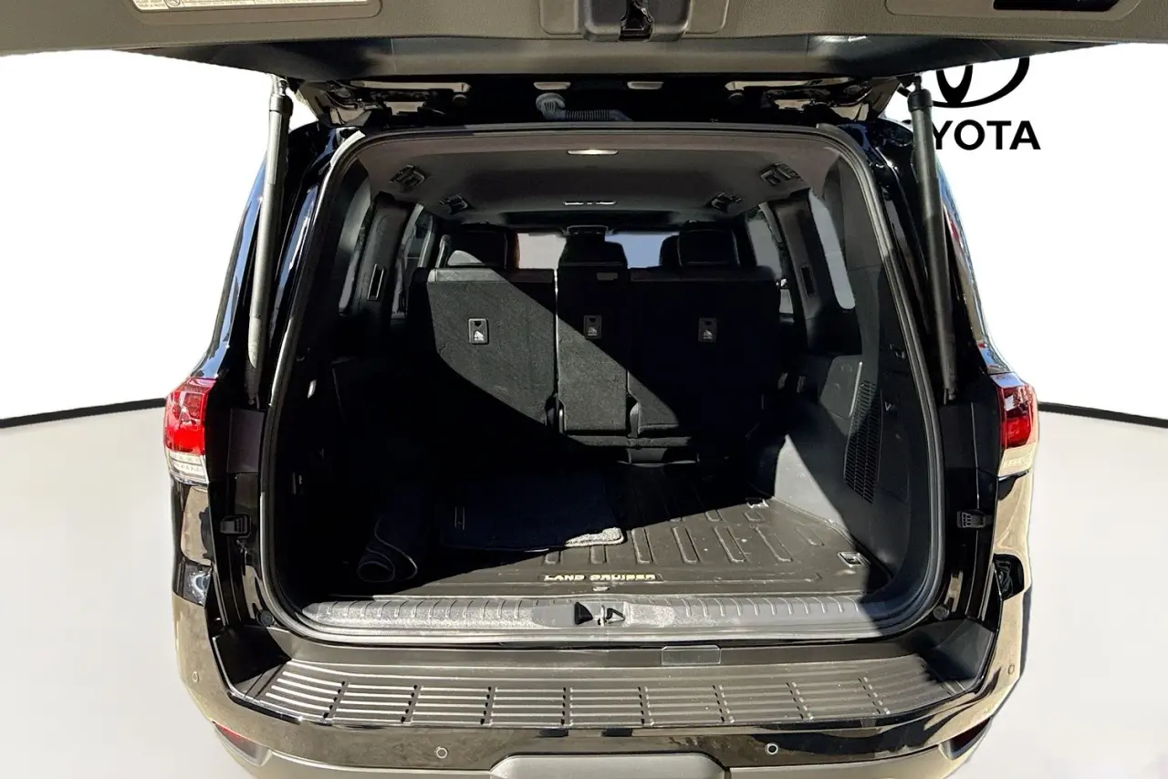 2023 Toyota Landcruiser Gallery Image 27