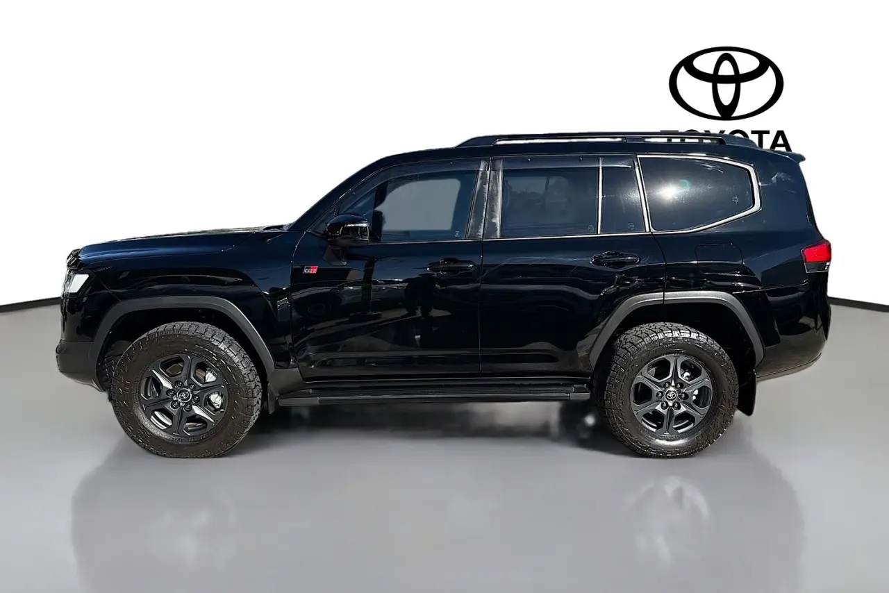 2023 Toyota Landcruiser Gallery Image 5