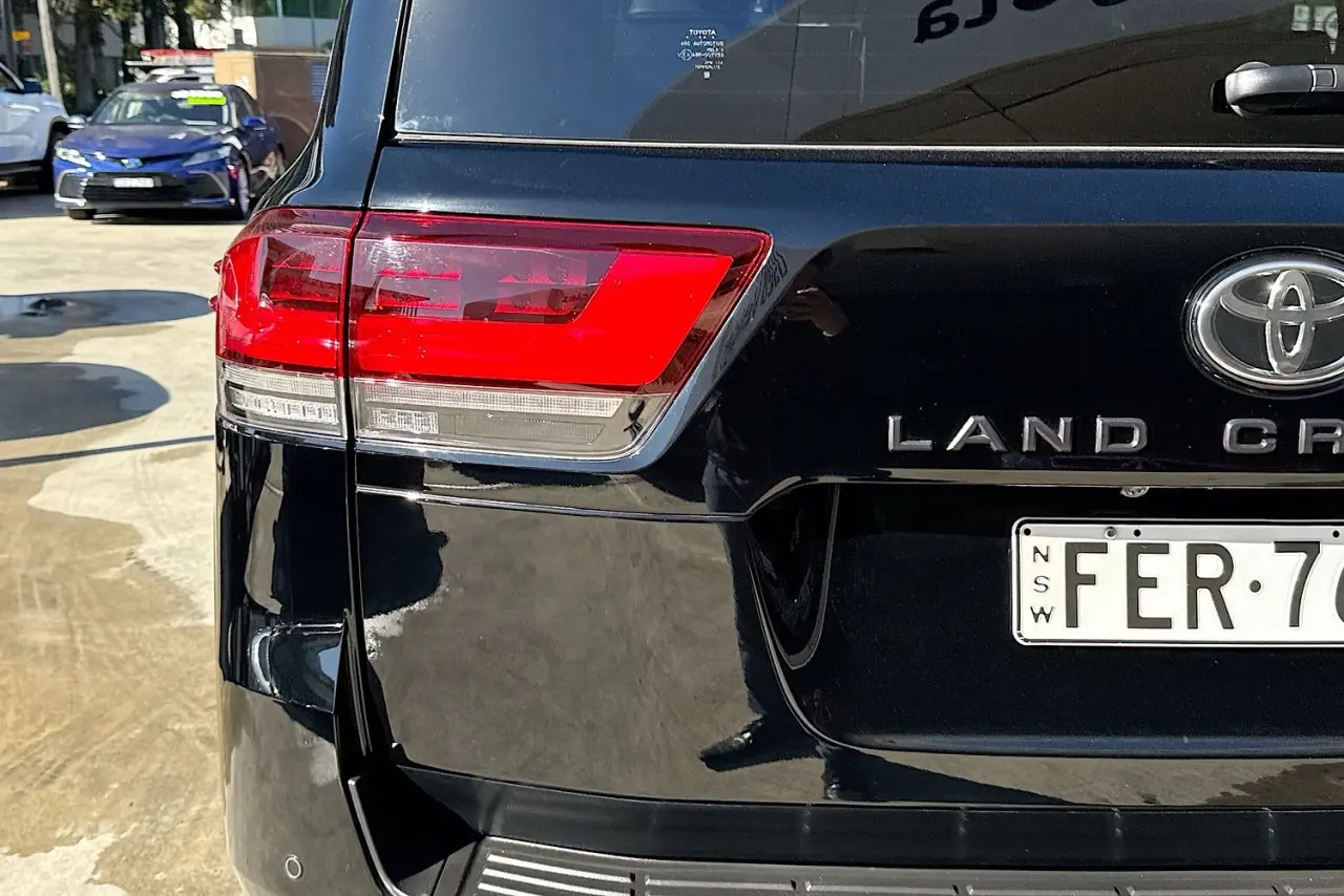 2023 Toyota Landcruiser Gallery Image 8