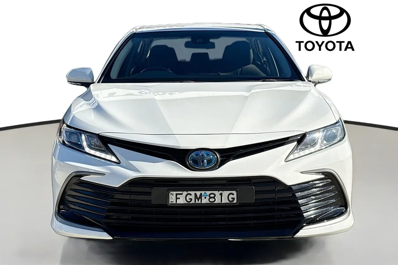 2023 Toyota Camry Gallery Image 2