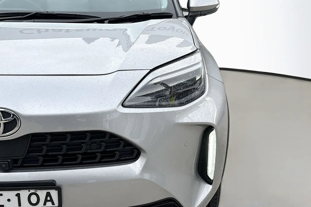 2020 Toyota Yaris Cross Gallery Image 3