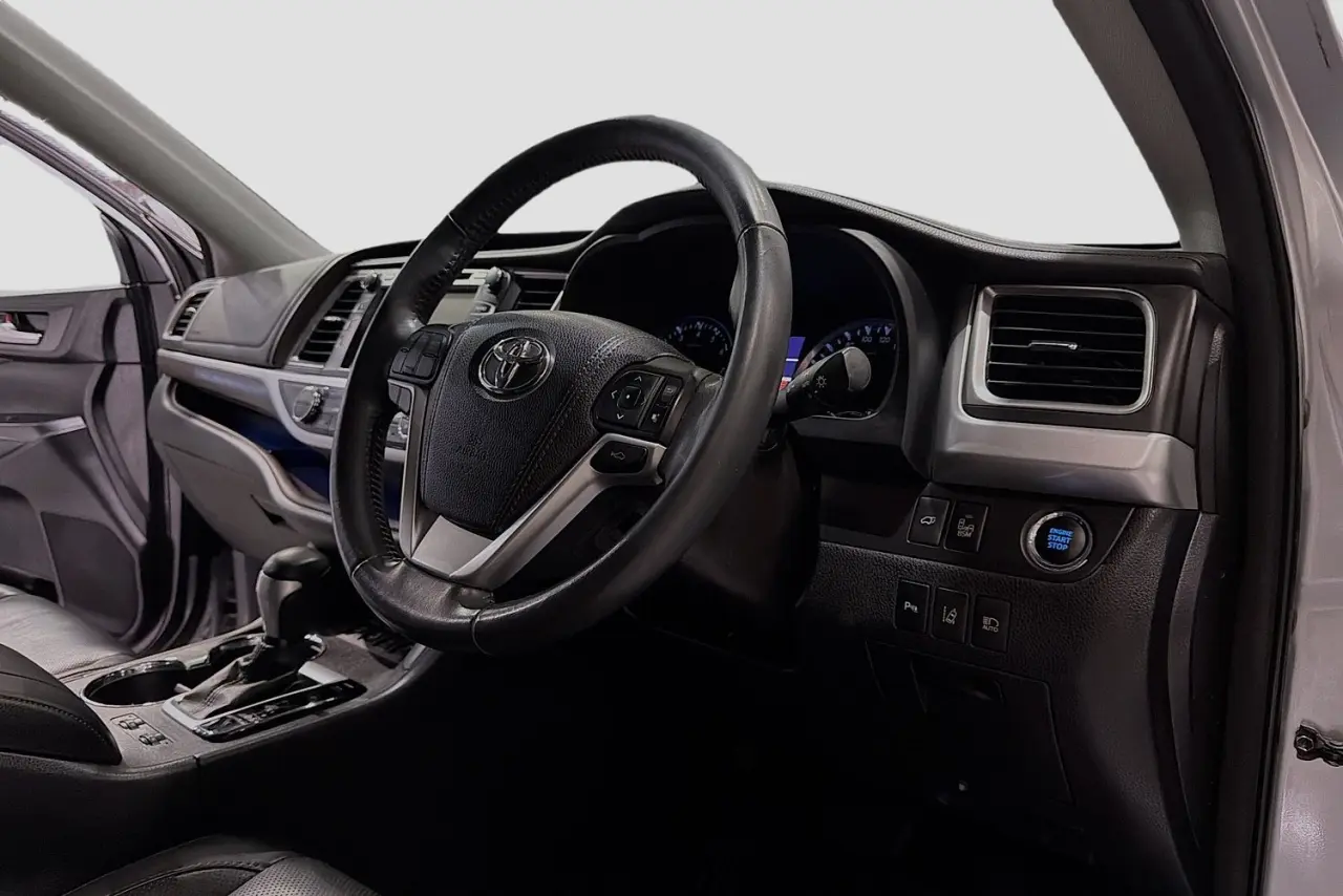 2016 Toyota Kluger Gallery Image 23