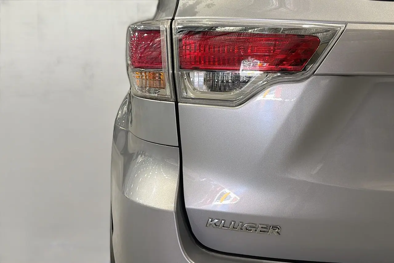 2016 Toyota Kluger Gallery Image 8