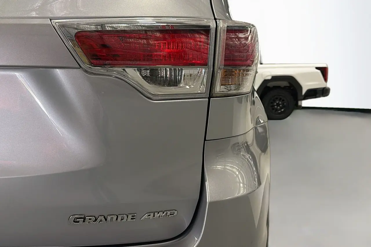 2016 Toyota Kluger Gallery Image 9