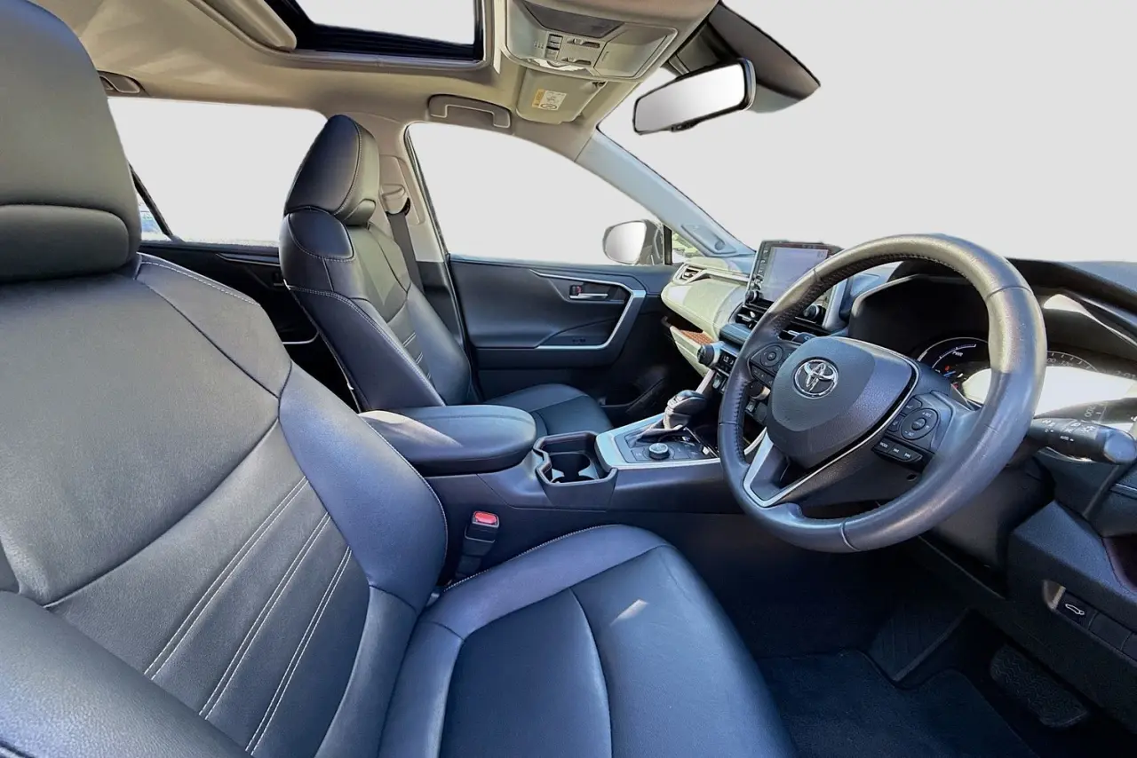 2021 Toyota RAV4 Gallery Image 13