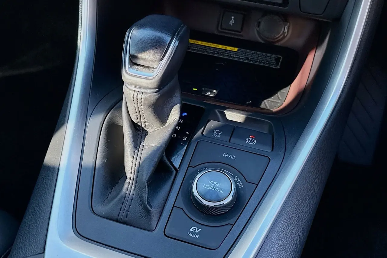 2021 Toyota RAV4 Gallery Image 18