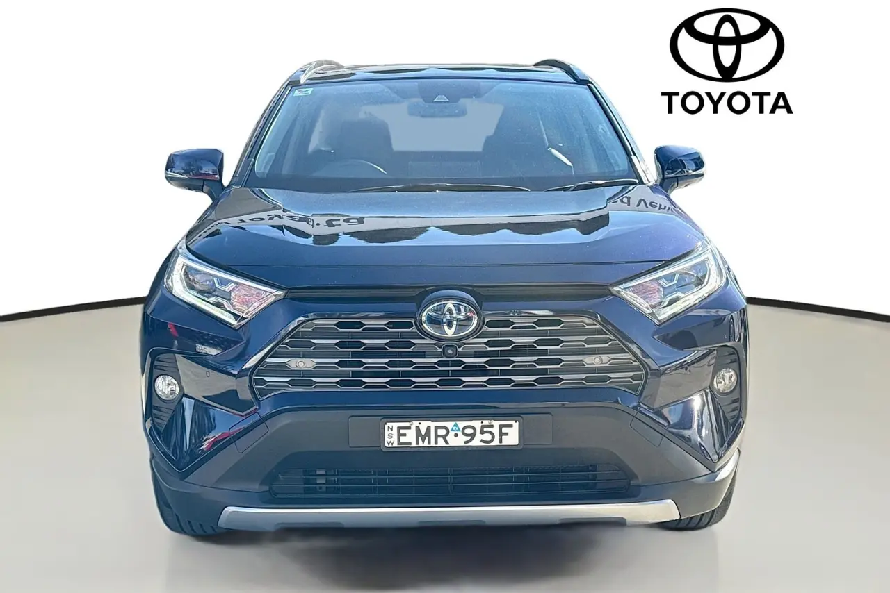 2021 Toyota RAV4 Gallery Image 2