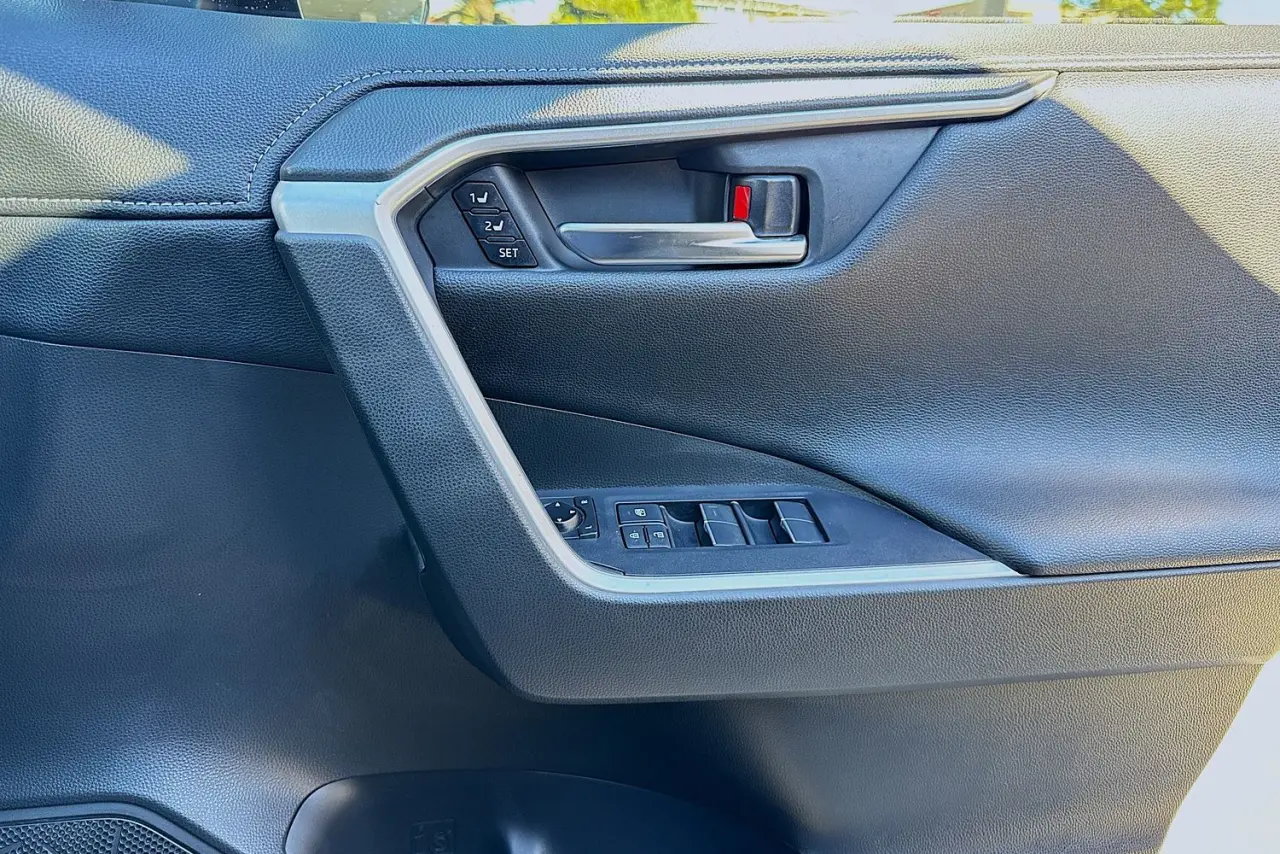 2021 Toyota RAV4 Gallery Image 24