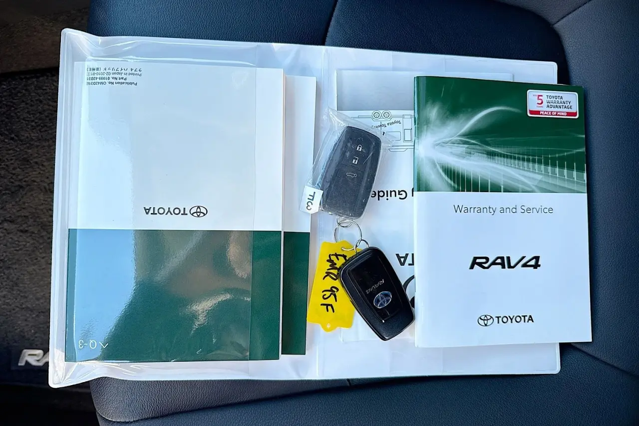 2021 Toyota RAV4 Gallery Image 30