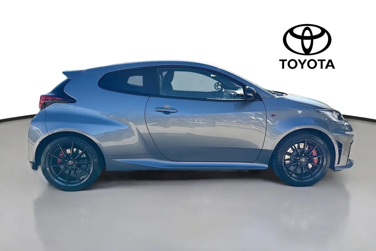 2025 Toyota Yaris Gallery Image 11