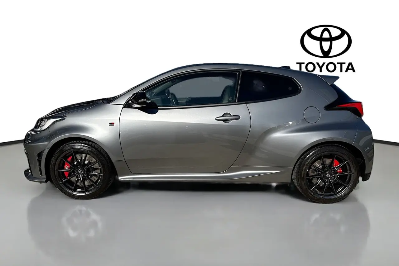 2025 Toyota Yaris Gallery Image 5