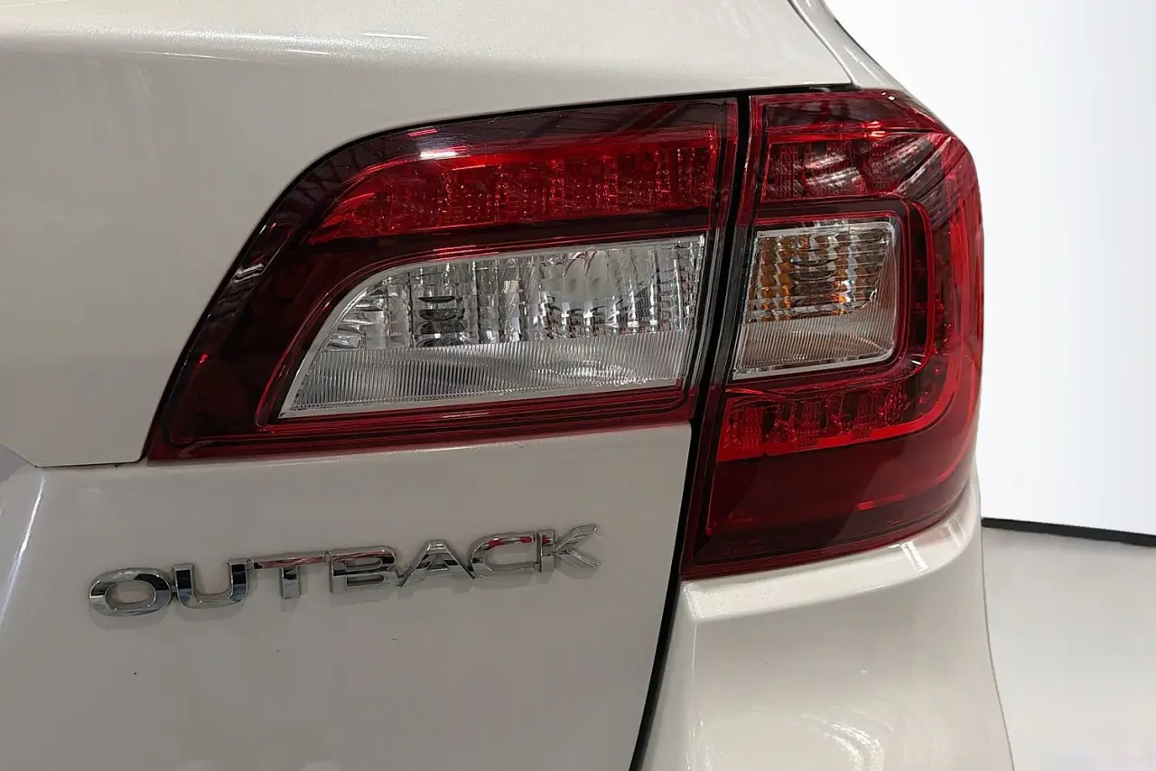 2019 Subaru Outback Gallery Image 9
