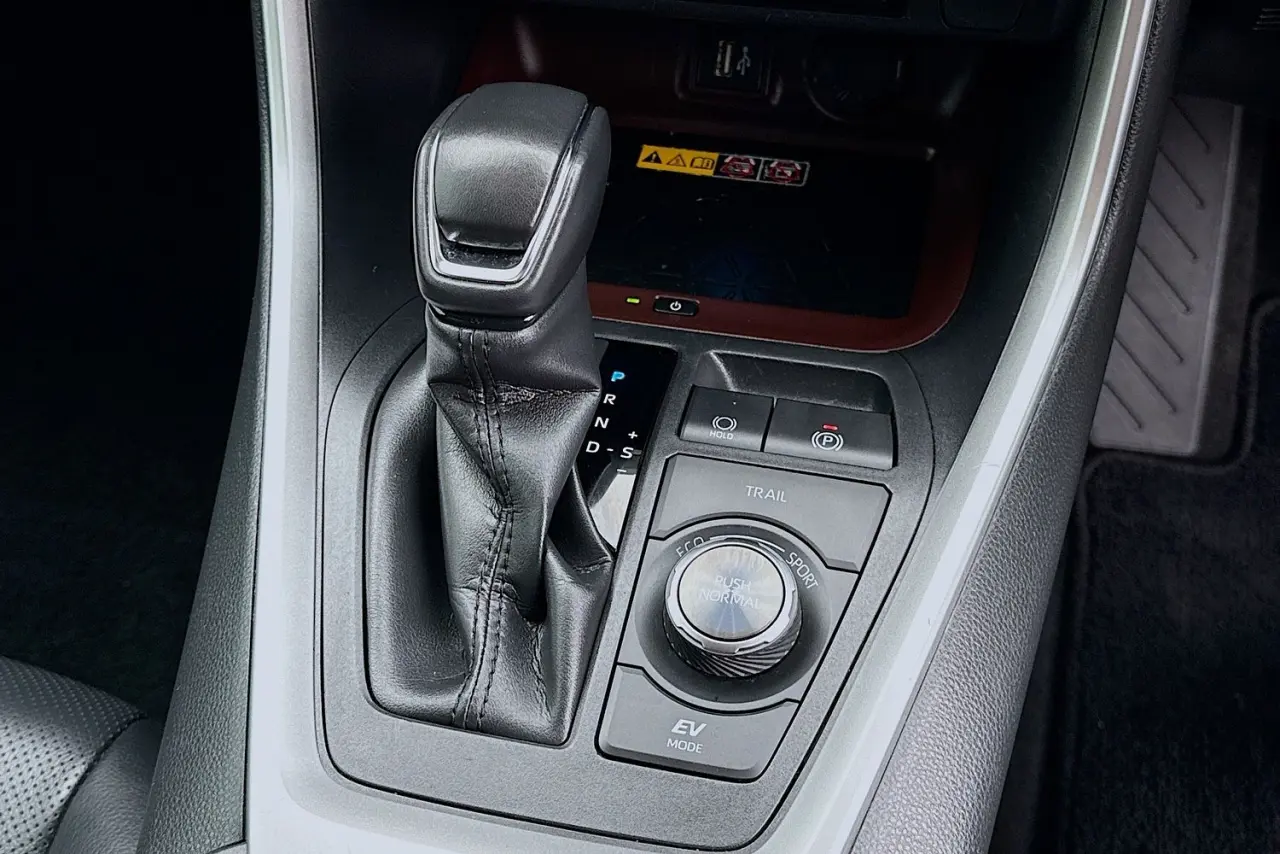 2023 Toyota RAV4 Gallery Image 18
