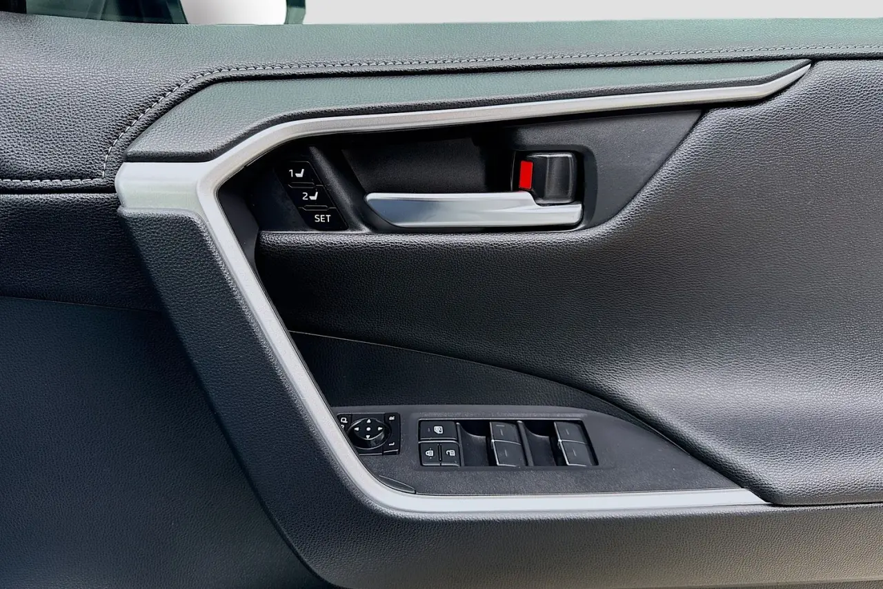 2023 Toyota RAV4 Gallery Image 24