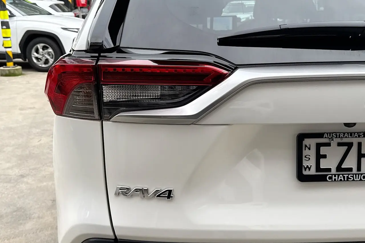 2023 Toyota RAV4 Gallery Image 8