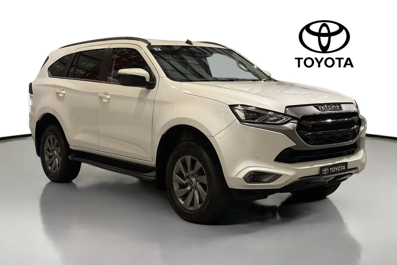 2024 Isuzu MU-X Image