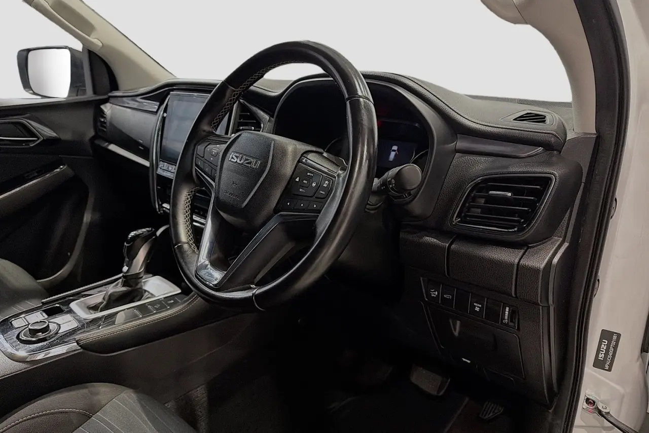 2024 Isuzu MU-X Gallery Image 23