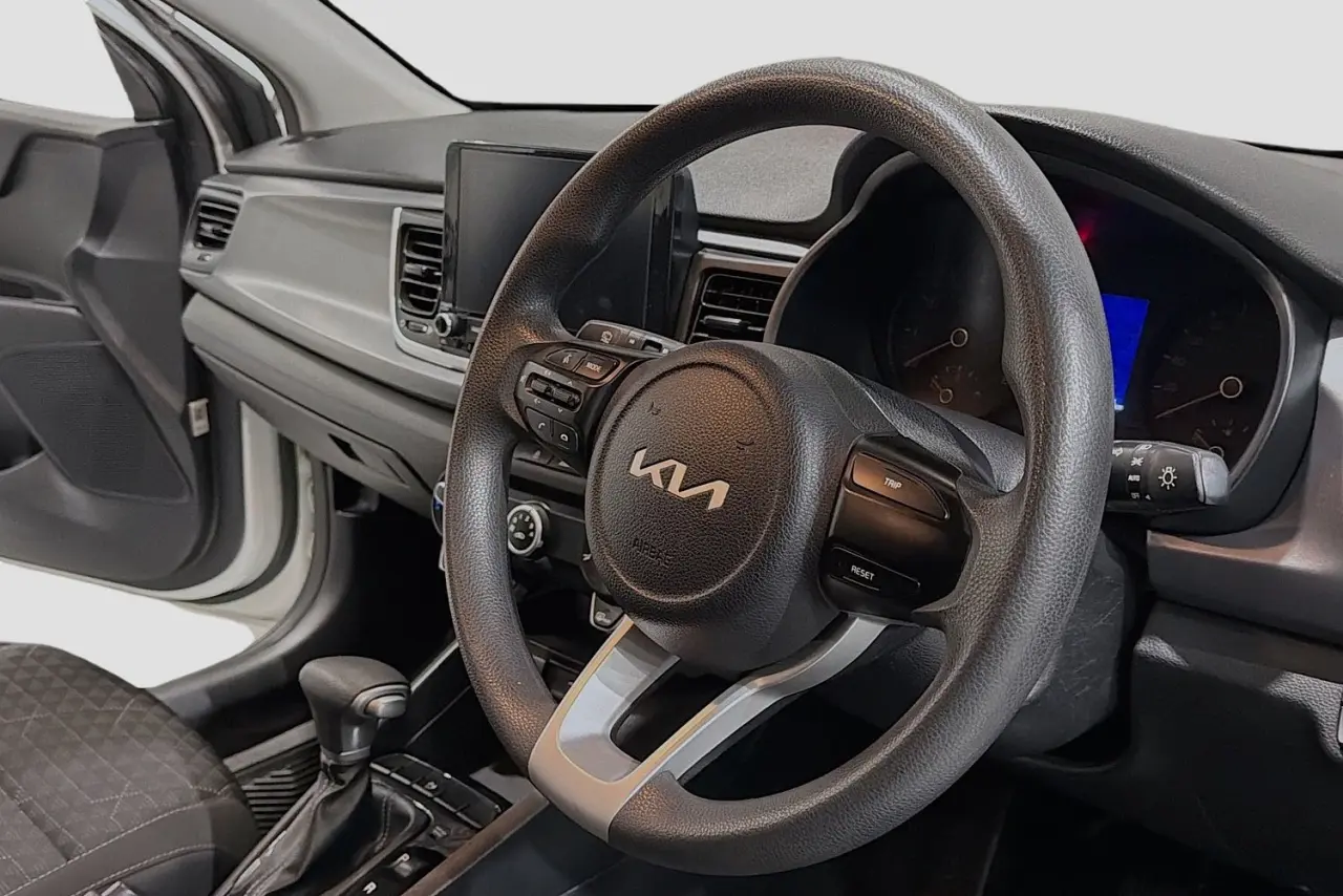 2022 Kia Rio Gallery Image 14
