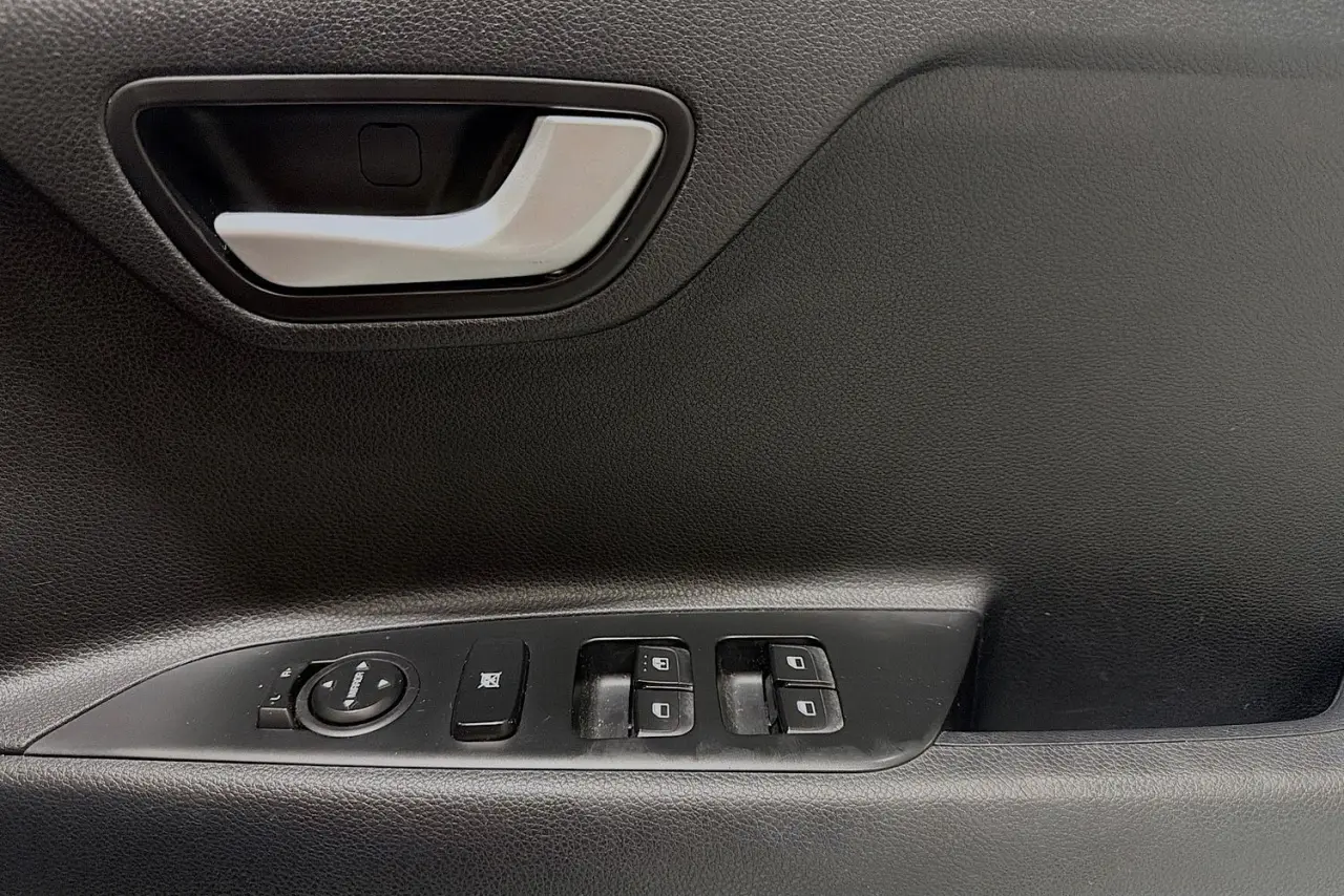 2022 Kia Rio Gallery Image 24