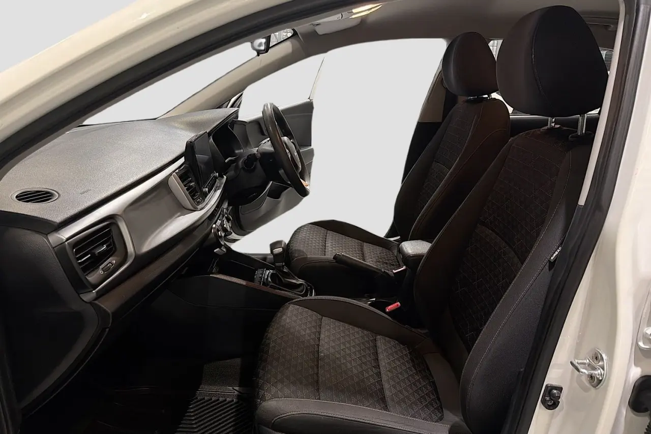 2022 Kia Rio Gallery Image 25