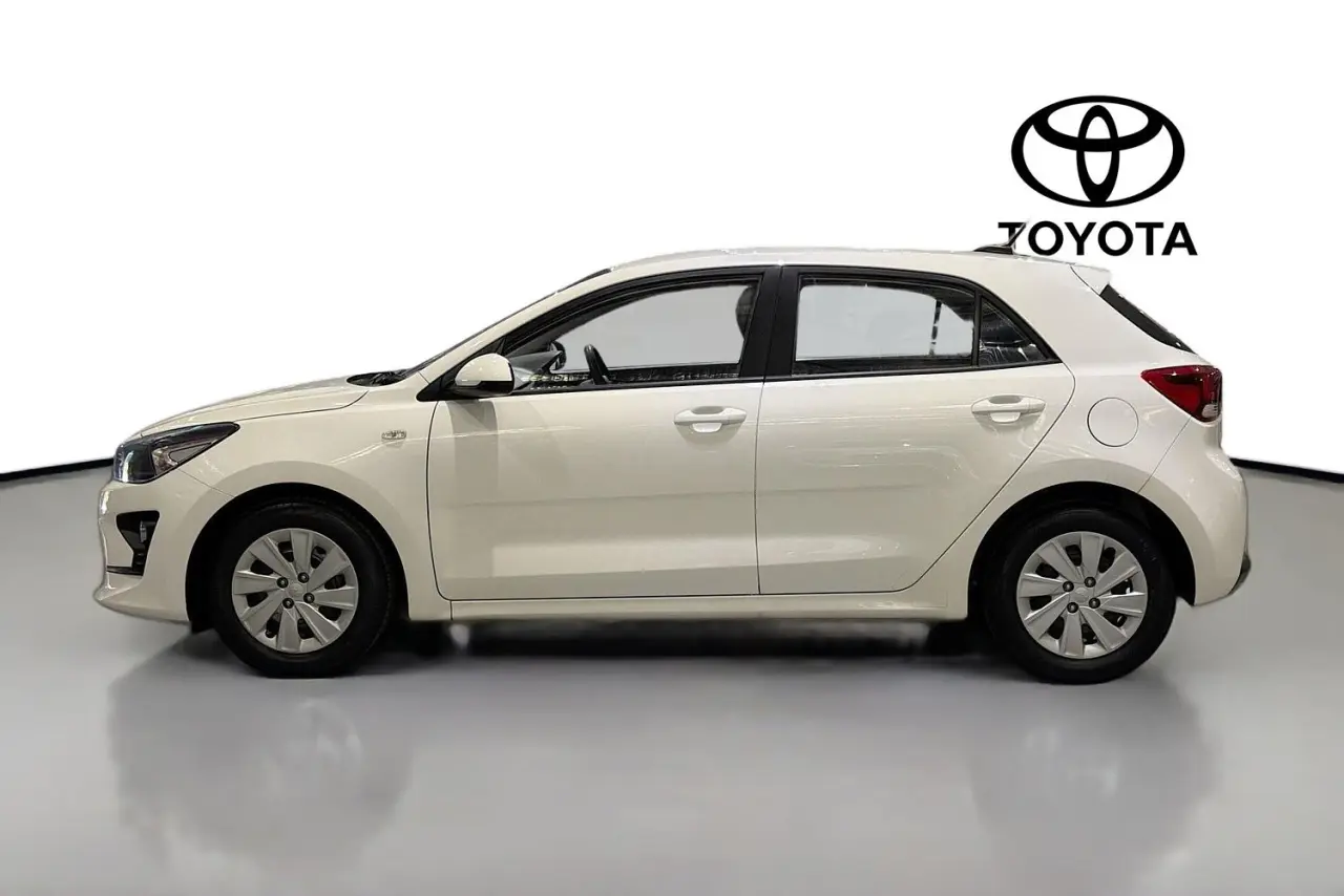 2022 Kia Rio Gallery Image 5