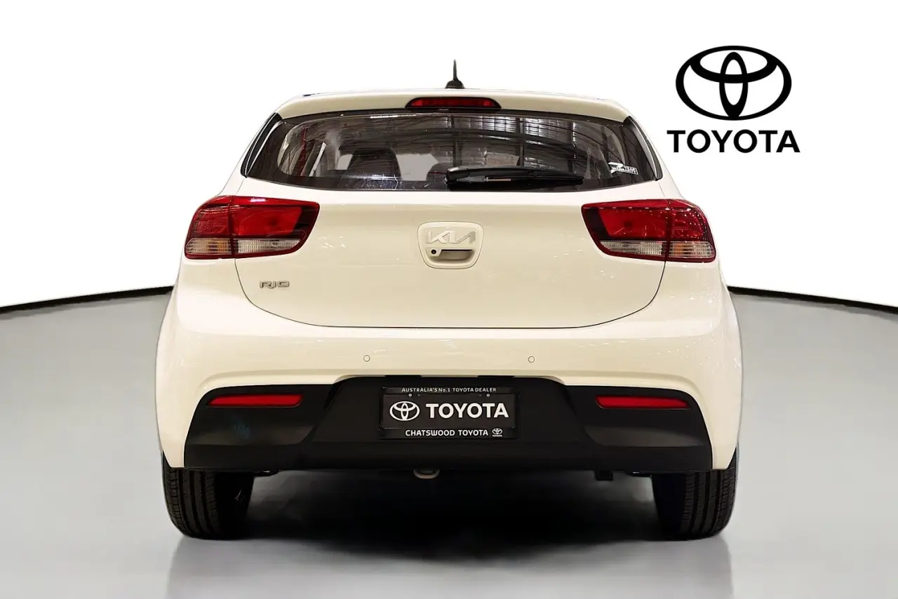 2022 Kia Rio Gallery Image 7