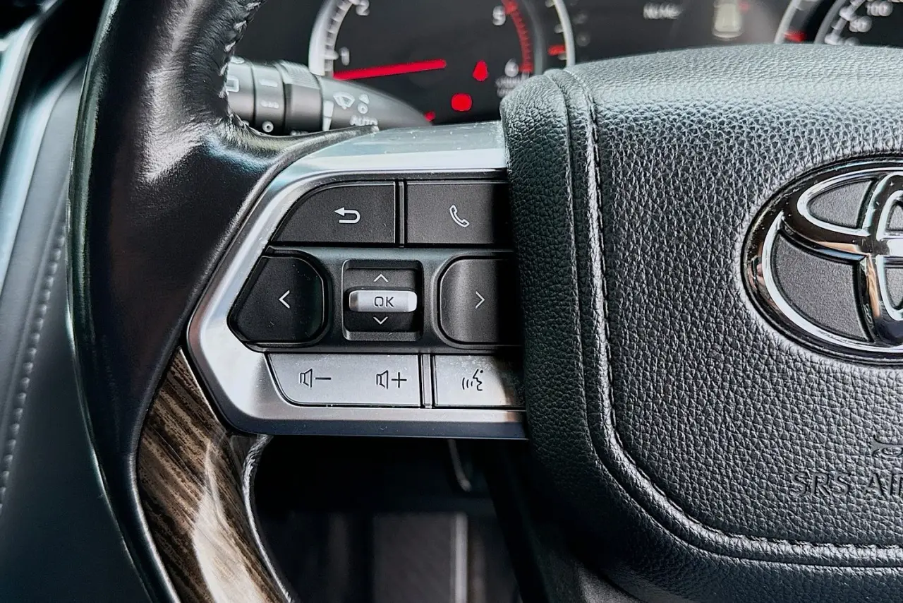 2023 Toyota Landcruiser Gallery Image 19