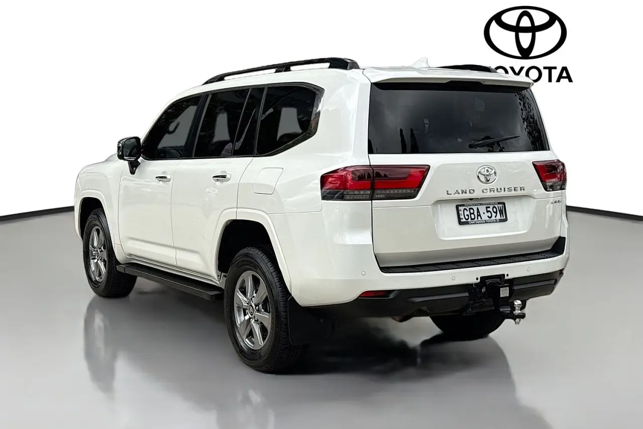 2023 Toyota Landcruiser Gallery Image 6