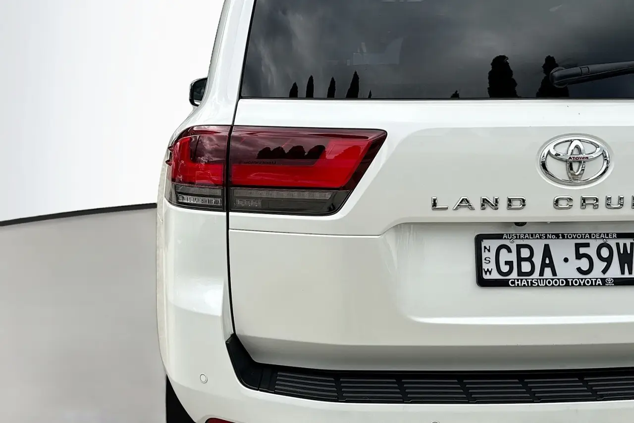2023 Toyota Landcruiser Gallery Image 8