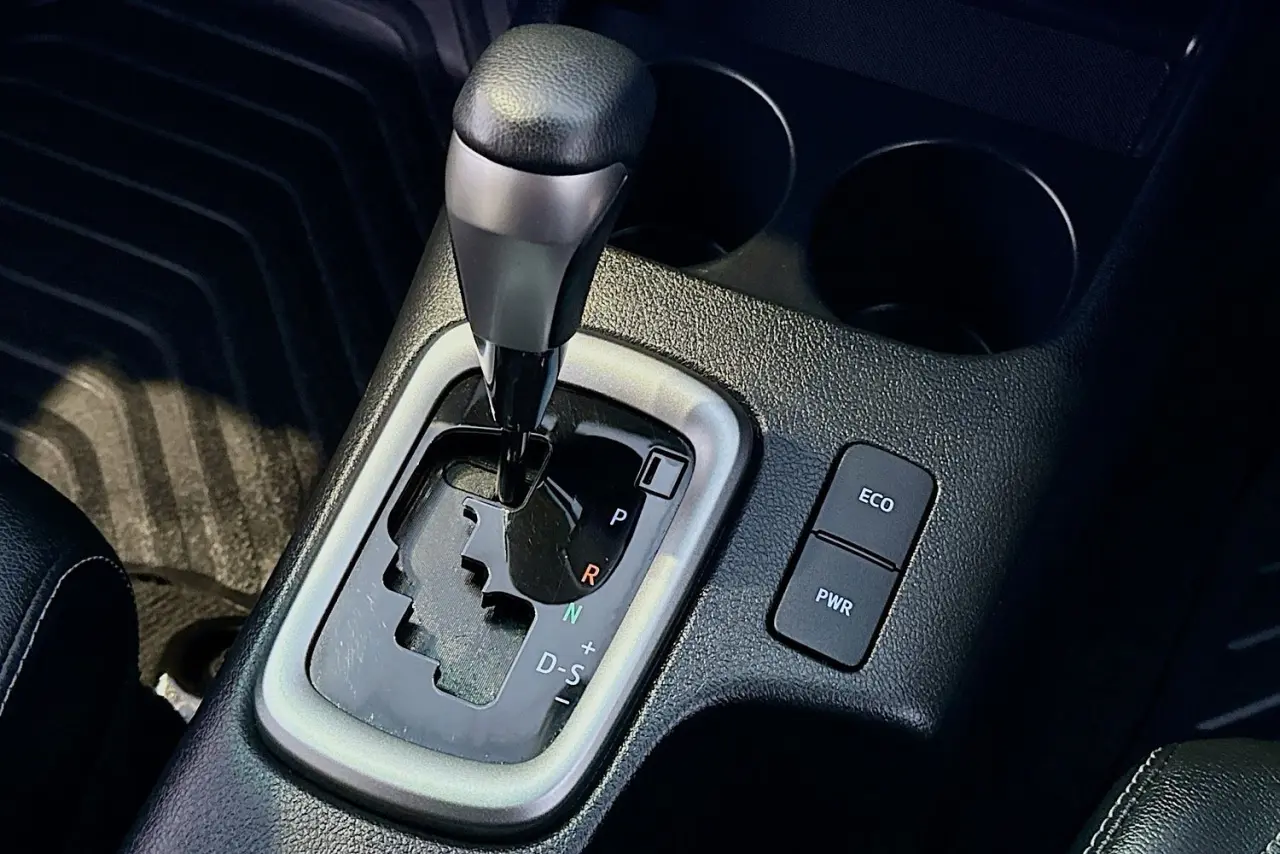 2022 Toyota Hilux Gallery Image 17