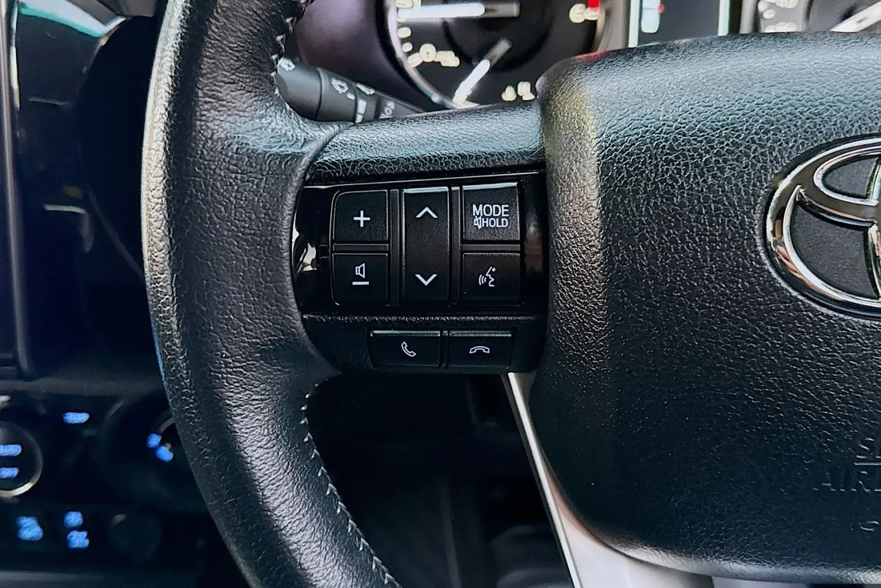 2022 Toyota Hilux Gallery Image 18