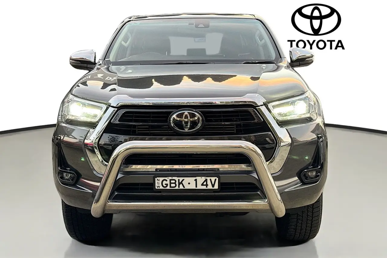 2022 Toyota Hilux Gallery Image 2