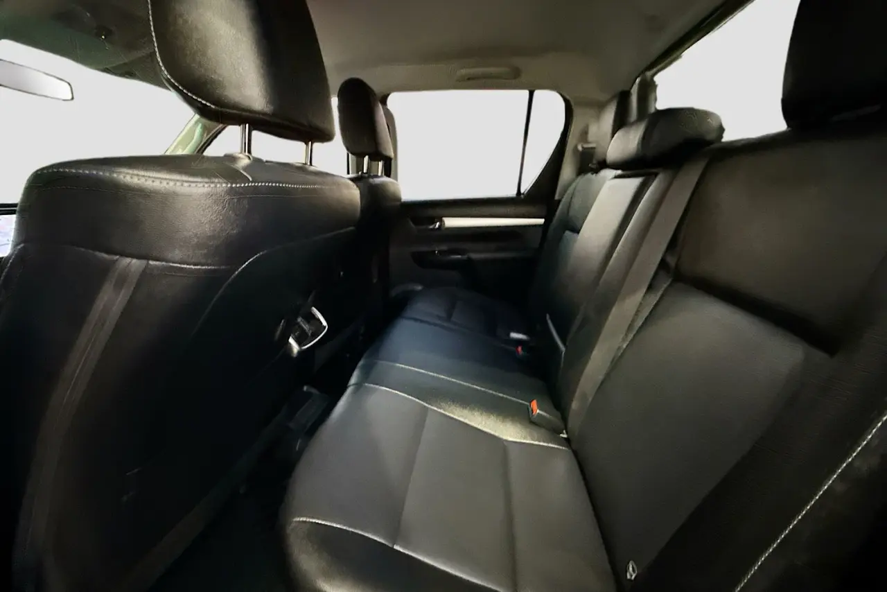2022 Toyota Hilux Gallery Image 25