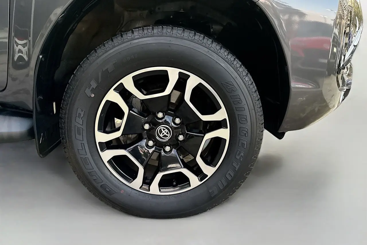 2022 Toyota Hilux Gallery Image 27