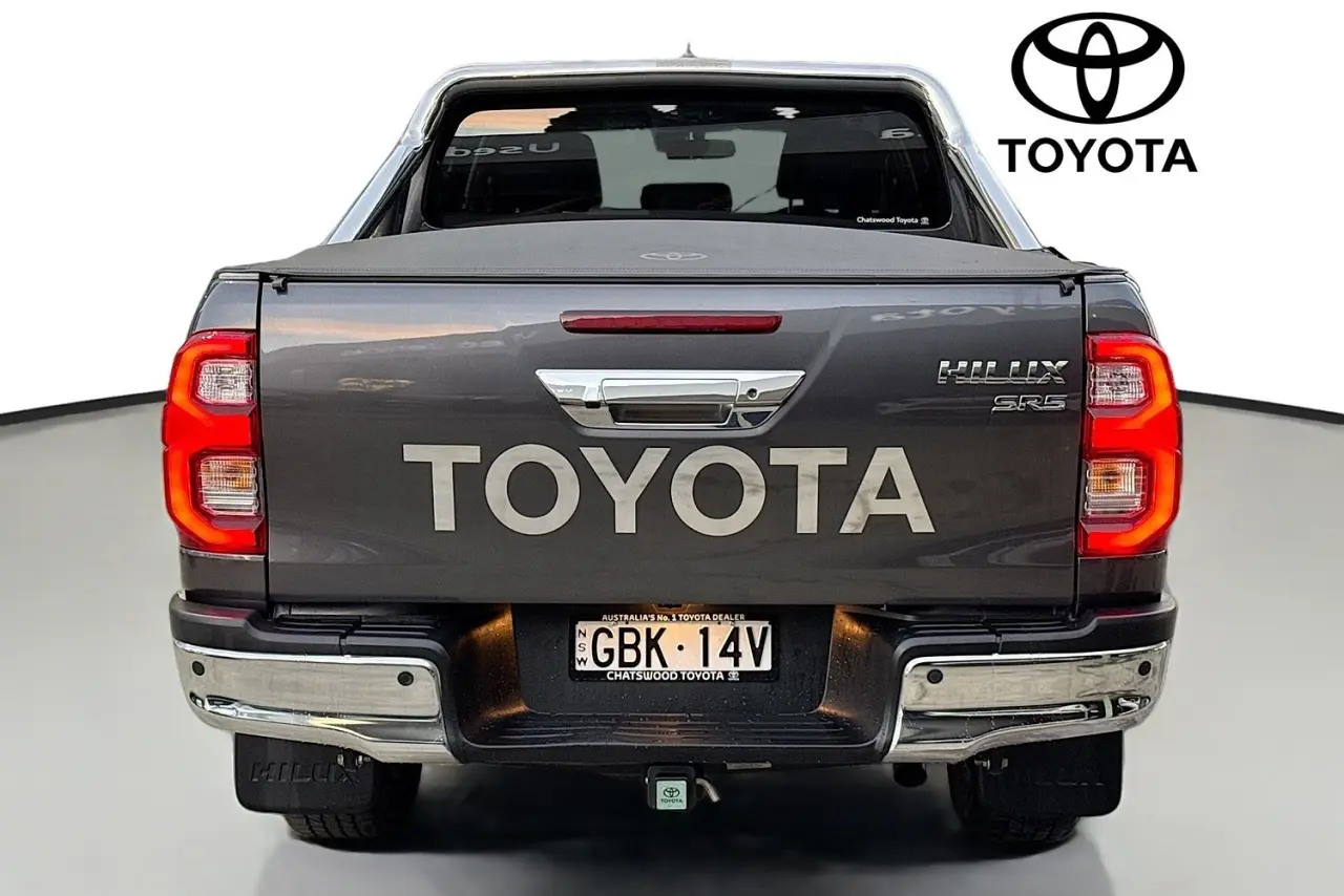2022 Toyota Hilux Gallery Image 7