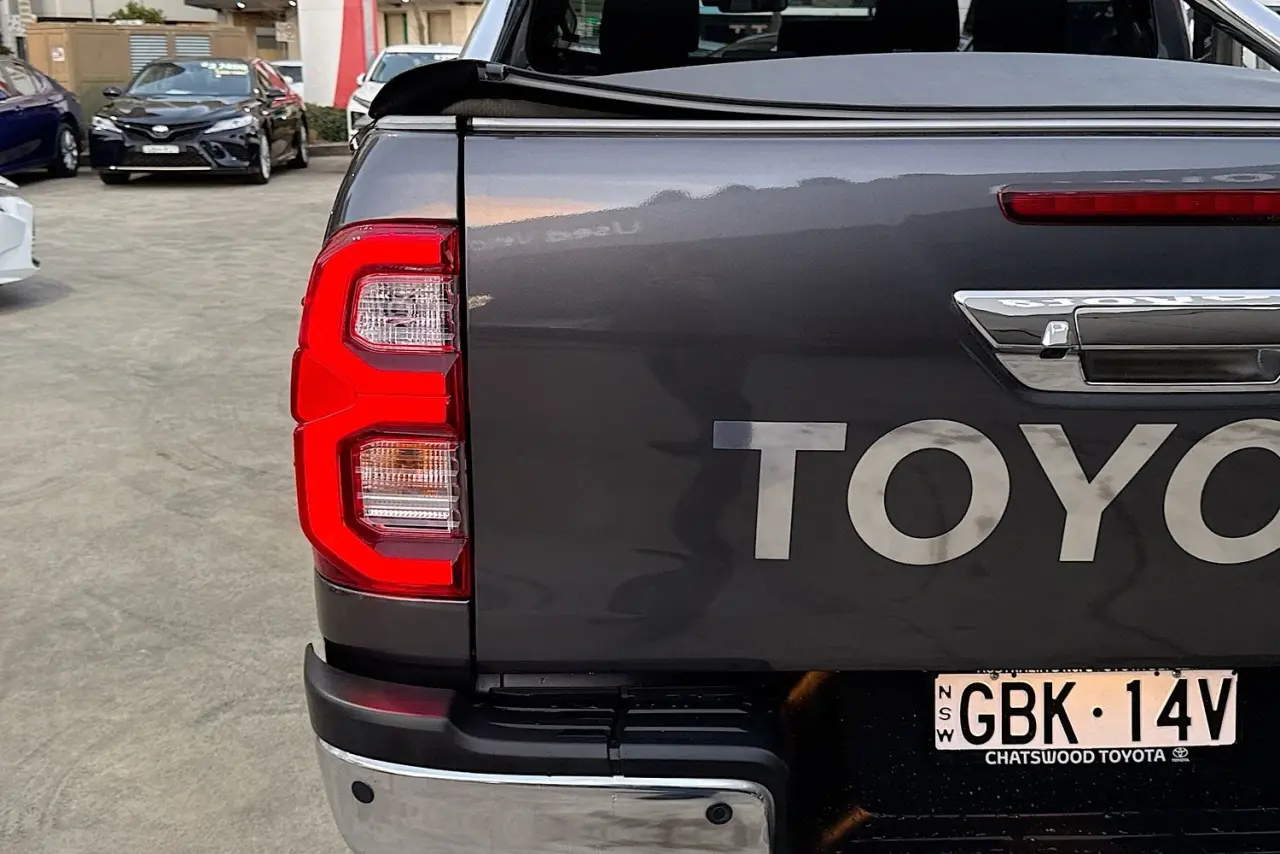 2022 Toyota Hilux Gallery Image 8