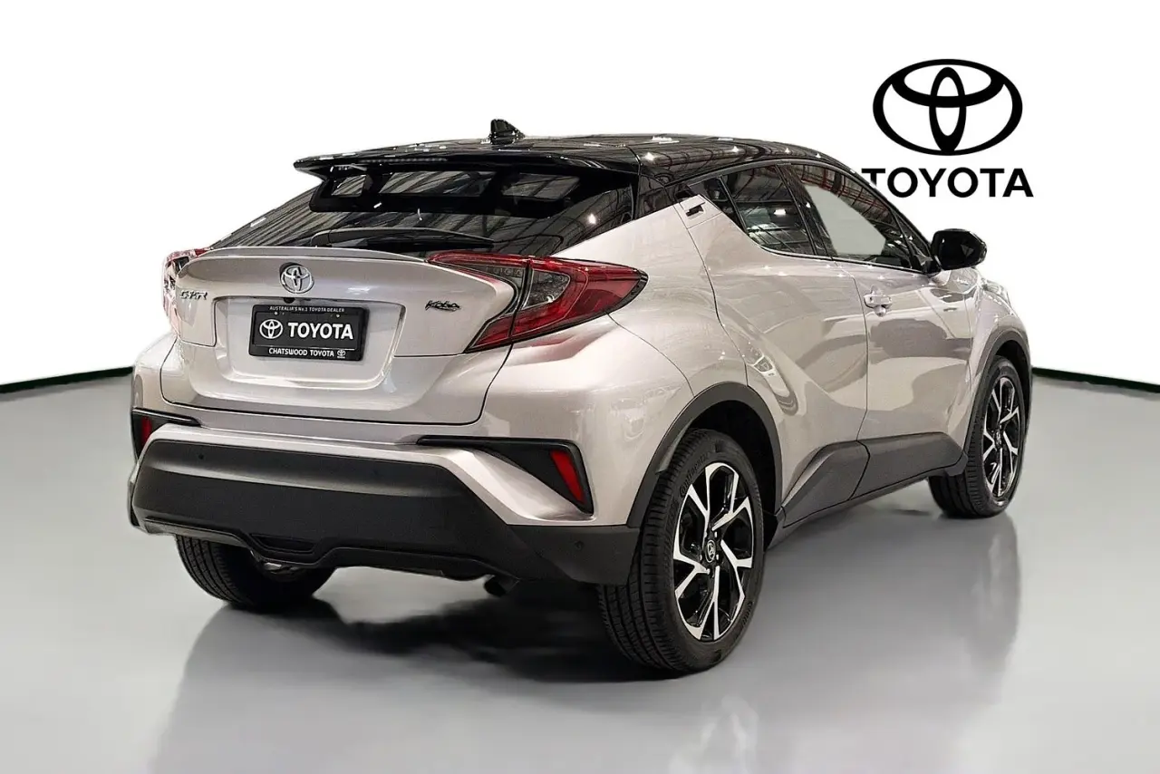 2019 Toyota C-HR Gallery Image 10