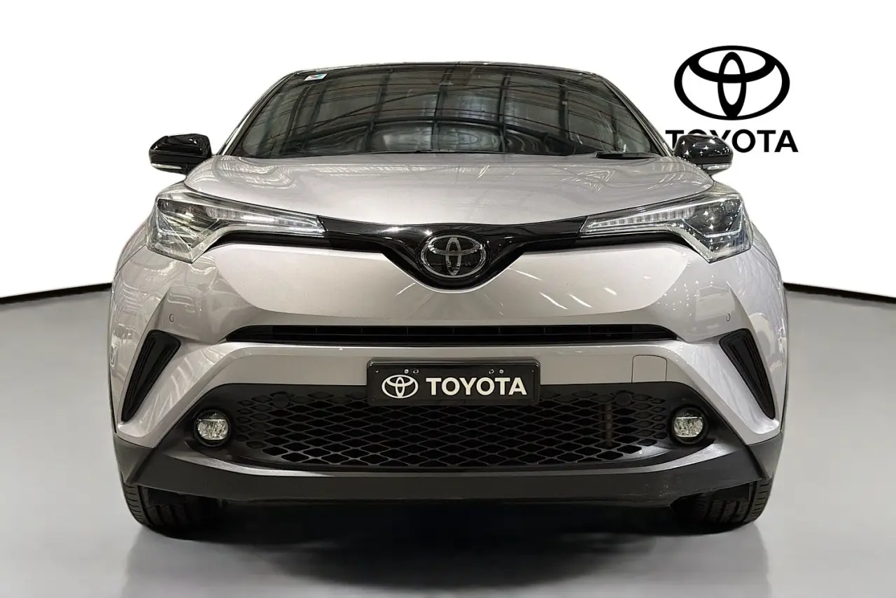 2019 Toyota C-HR Gallery Image 2
