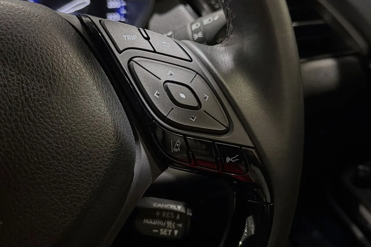 2019 Toyota C-HR Gallery Image 20