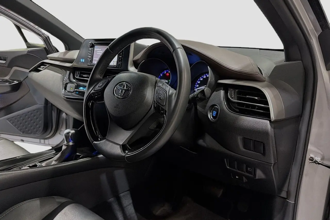 2019 Toyota C-HR Gallery Image 23