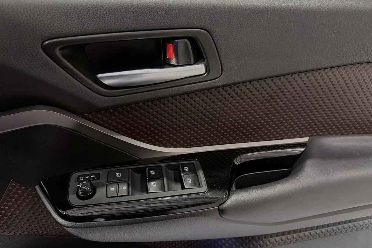 2019 Toyota C-HR Gallery Image 24