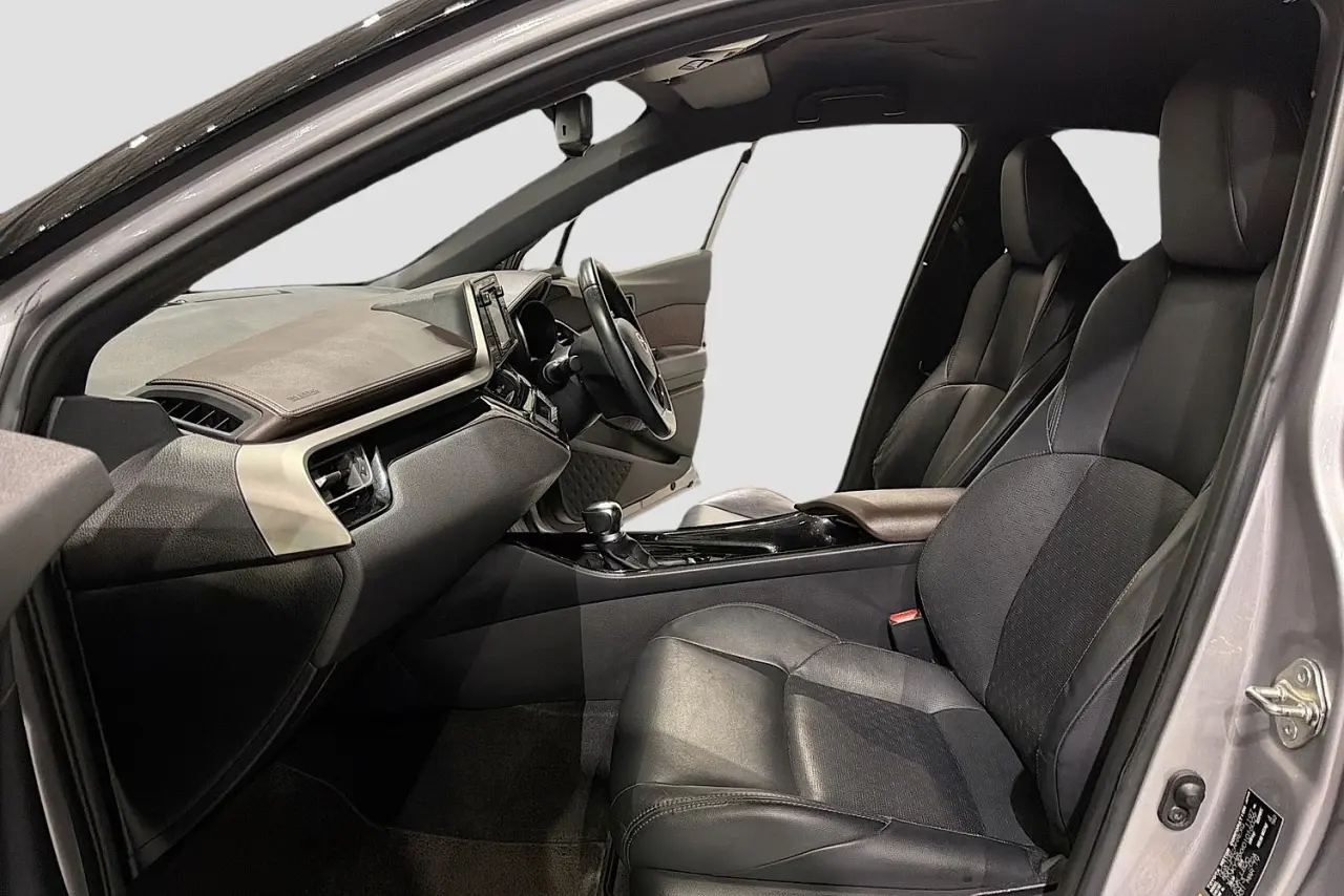 2019 Toyota C-HR Gallery Image 25
