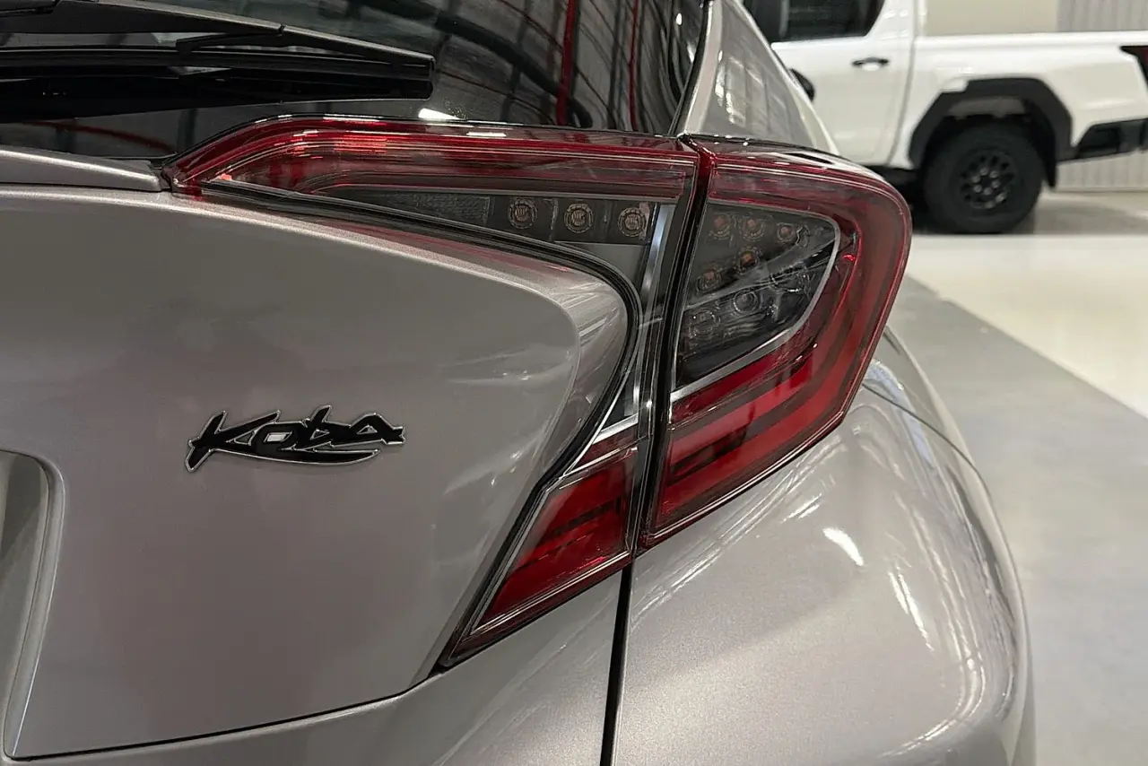 2019 Toyota C-HR Gallery Image 9