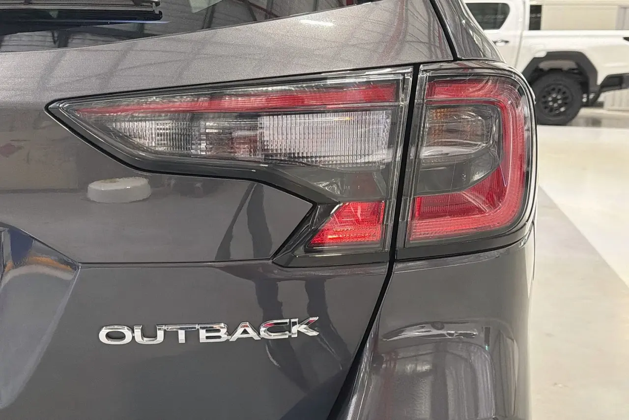 2021 Subaru Outback Gallery Image 9