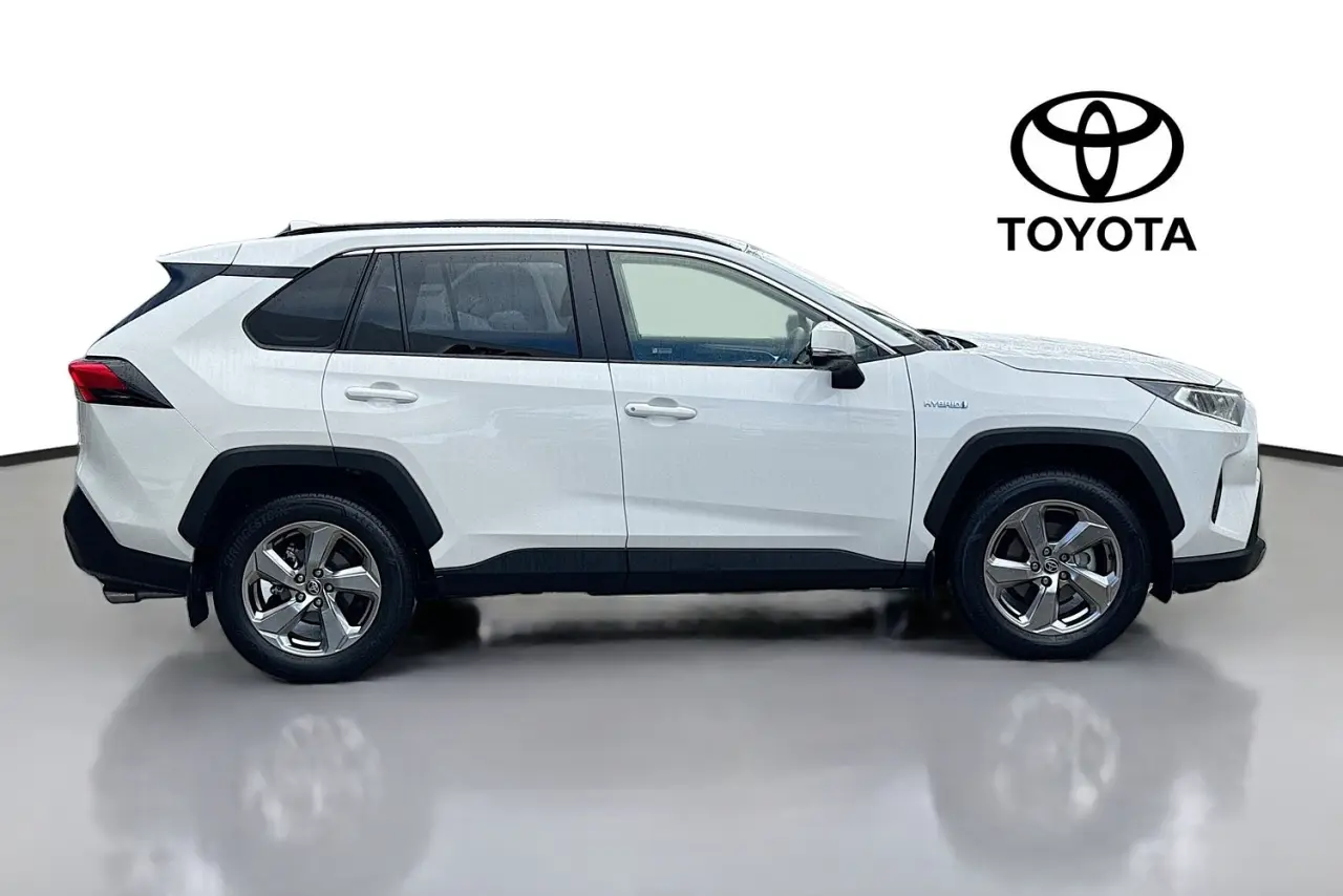 2021 Toyota RAV4 Gallery Image 11