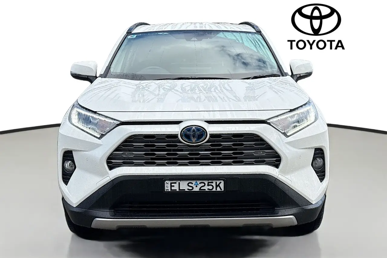 2021 Toyota RAV4 Gallery Image 2