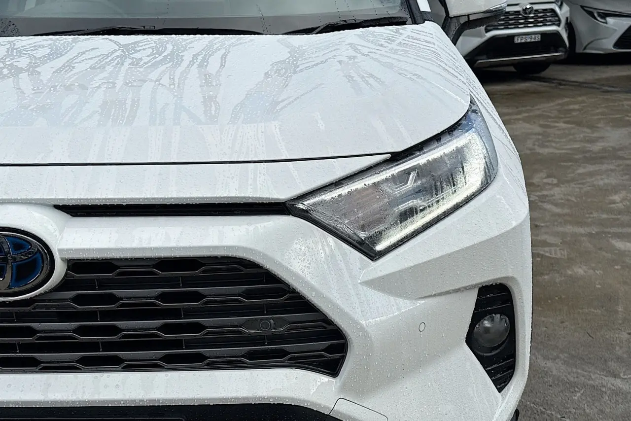 2021 Toyota RAV4 Gallery Image 3