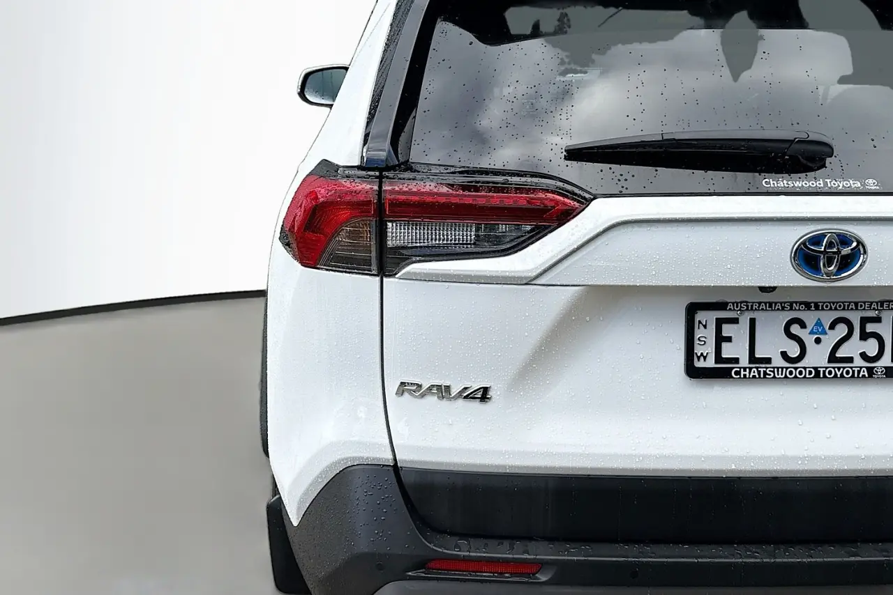 2021 Toyota RAV4 Gallery Image 8